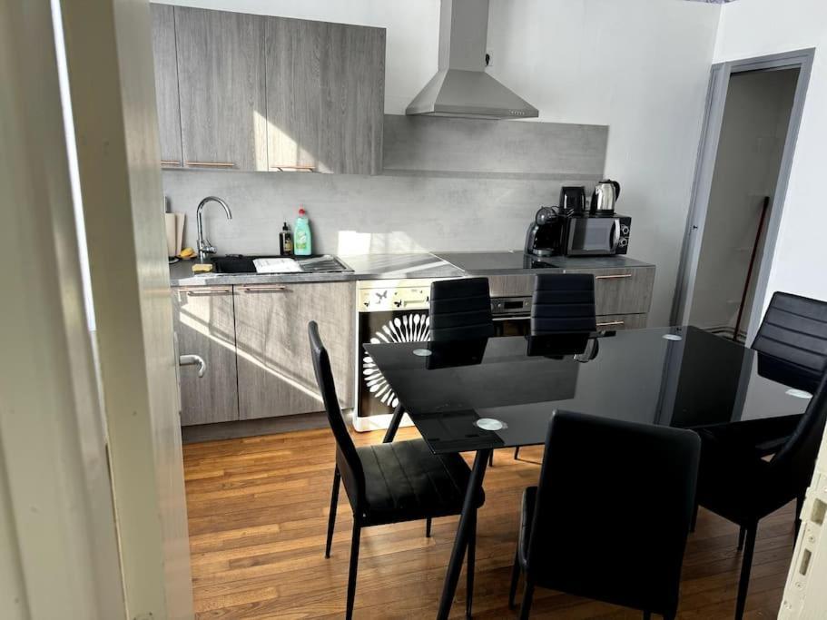 Appartement Sabatier T4 Avec Terrasse Et Jardin Carcassonne Exterior photo